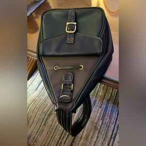 Veneto Leather Backpack/Bodybag in supple brown leather w zip dividing strap